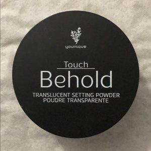 Younique Touch Behold Translucent Powder